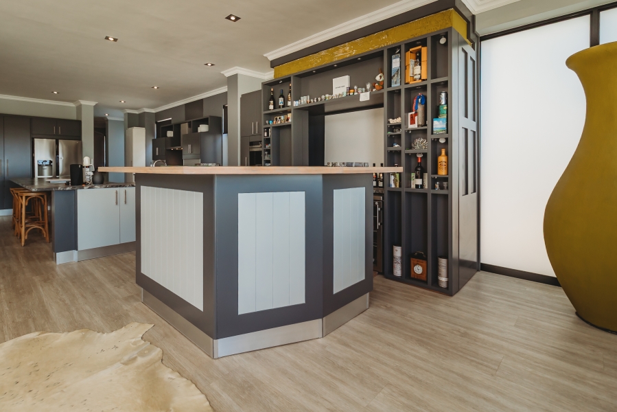4 Bedroom Property for Sale in Herolds Bay Western Cape